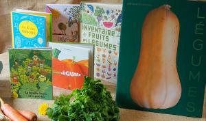 Des livres et des légumes en présentation