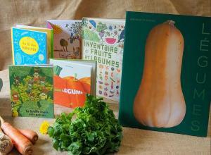 Des livres et des légumes en présentation