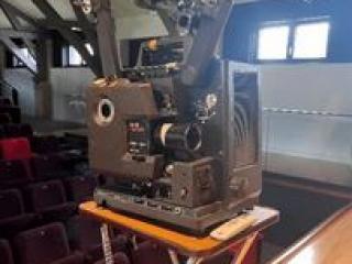 Projecteur 16 mm