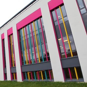 Façade de la médiathèque départementale